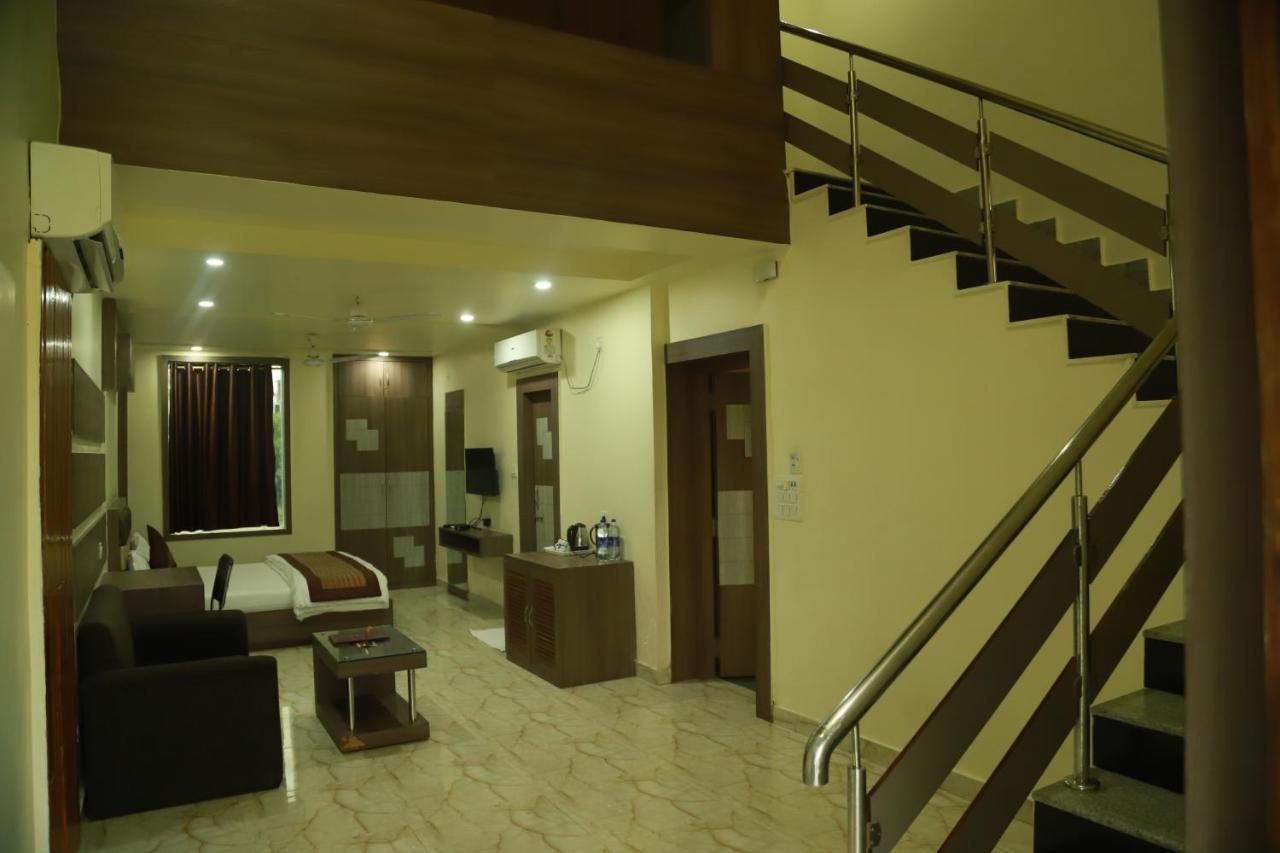 Hotel Sukhdeo Palace جايا المظهر الخارجي الصورة